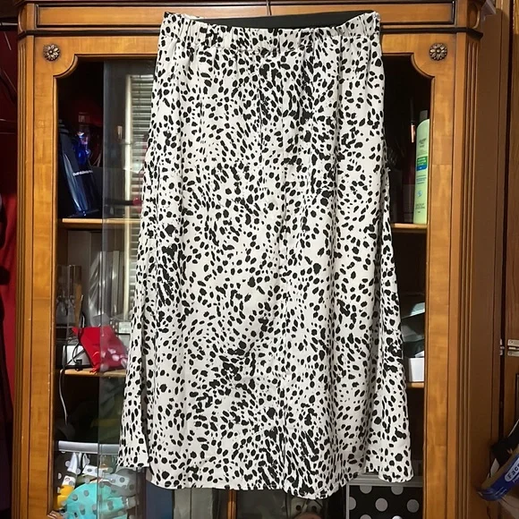 KomKoc Wave Point Mermaid Long Skirt - Picture 5 of 9